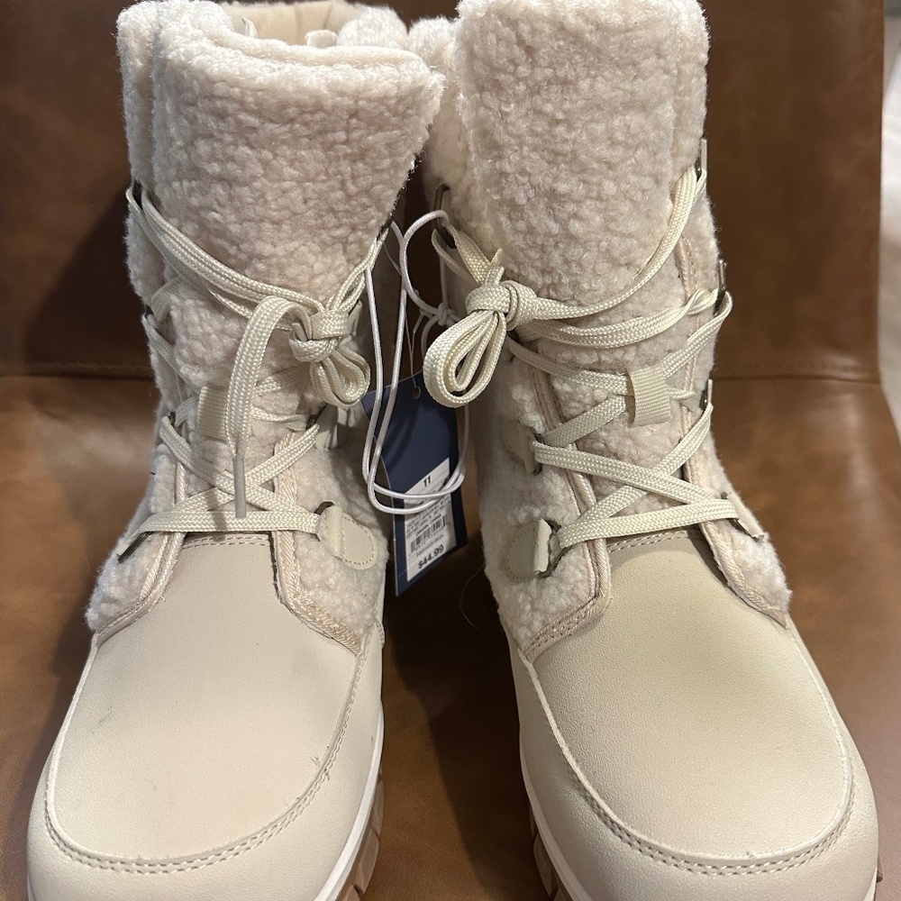 Universal Thread Corie Shearling Boots Cream Women's